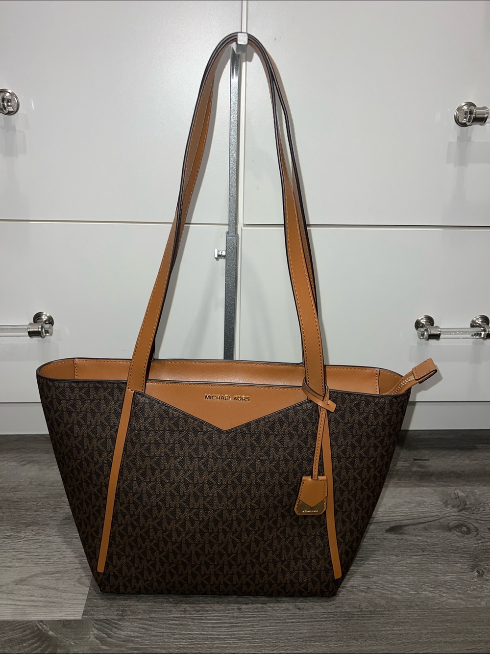 MICHAEL KORS Whitney Medium Leather Brown Signature Logo Handbag Tote - Picture 2 of 13